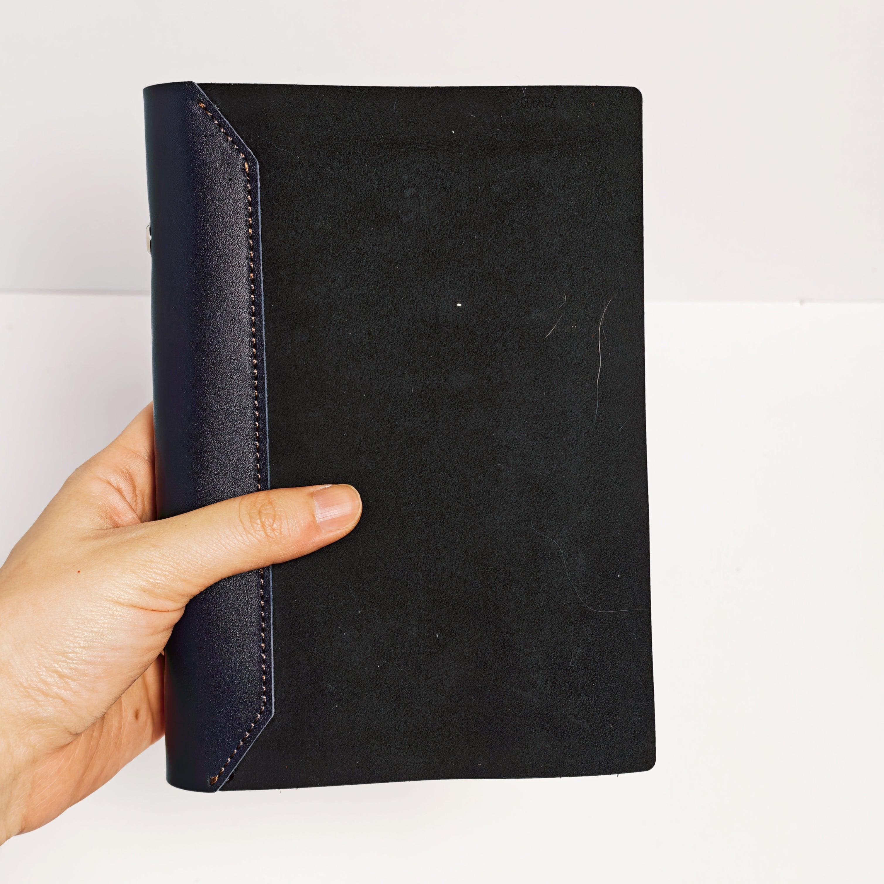 "The Urban Elite" Premium A6 Personal 6-Ring Top-Grain Leather Binder - Charcoal Black & Deep Navy