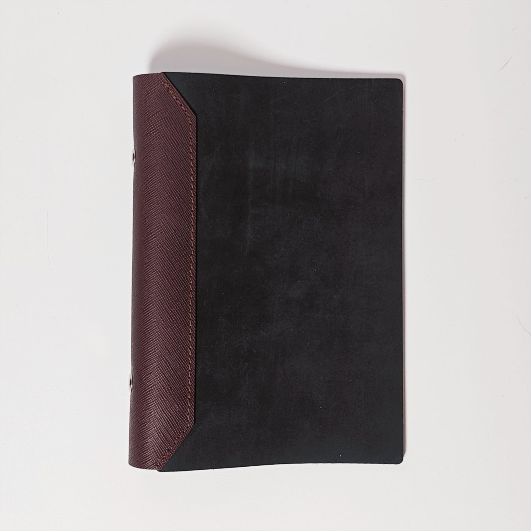 "The Urban Expert" Premium A6 Personal 6-Ring Leather Binder - Matte Charcoal & Deep Crimson